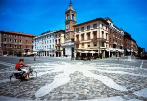 Piazza tre martiri